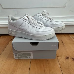 Nike Air Force 1 Low Triple White Sneakers Size 6.5 Women’s 5Y Boys